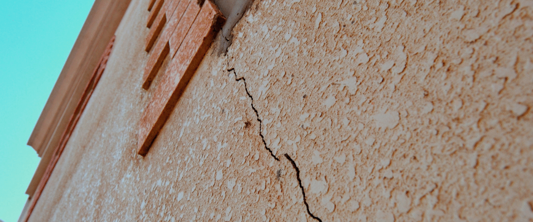 Reparar una fachada dañada: Devuelve la vida a tu edificio